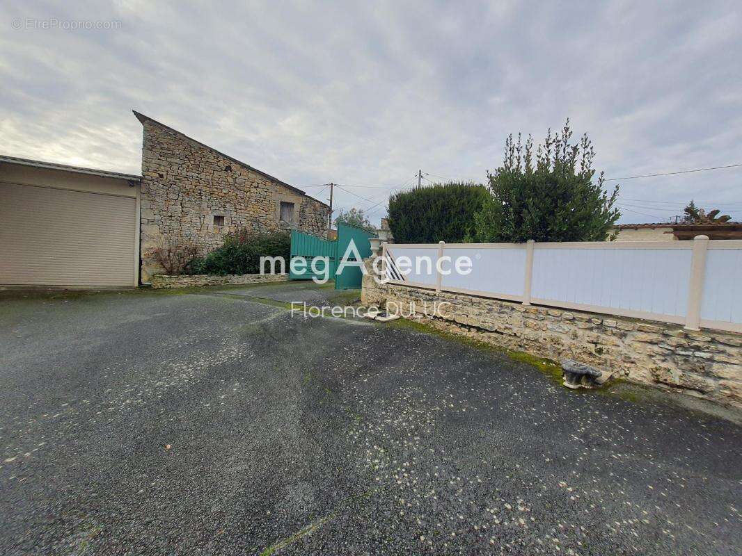 Charentaise de charme avec veranda, piscine, garage - photo 18