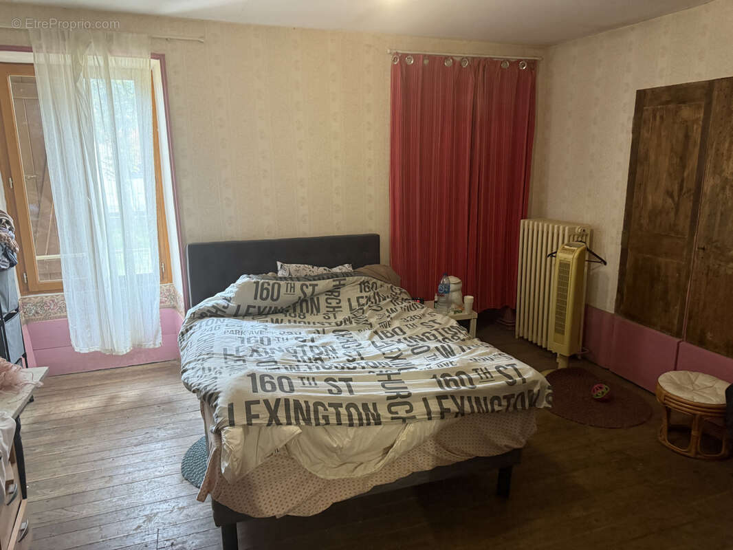 Appartement à COULMIER-LE-SEC