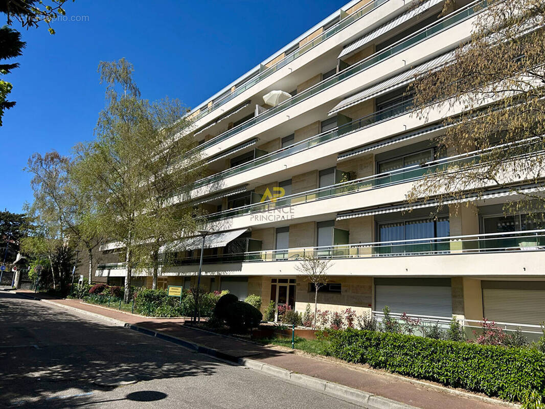 Commerce à CORMEILLES-EN-PARISIS