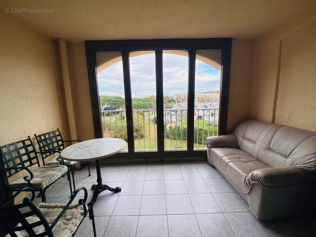 Appartement à COGOLIN