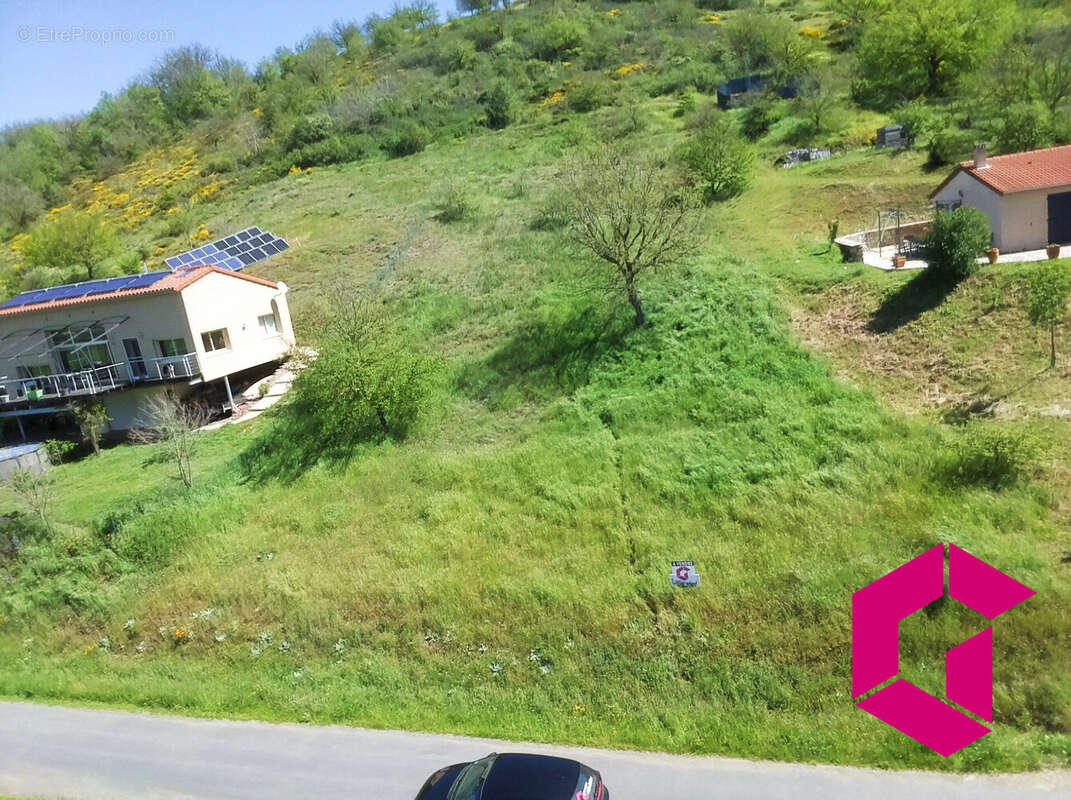 Terrain à MAZEYRAT-D&#039;ALLIER