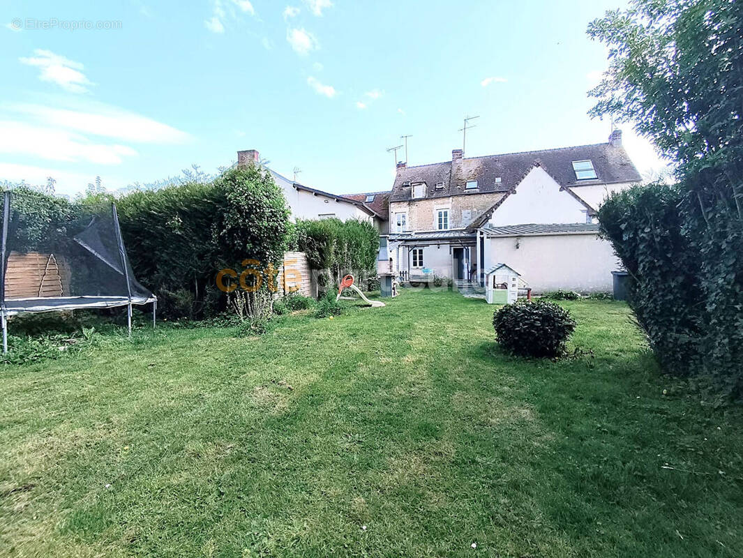 Maison à MEZIDON-CANON