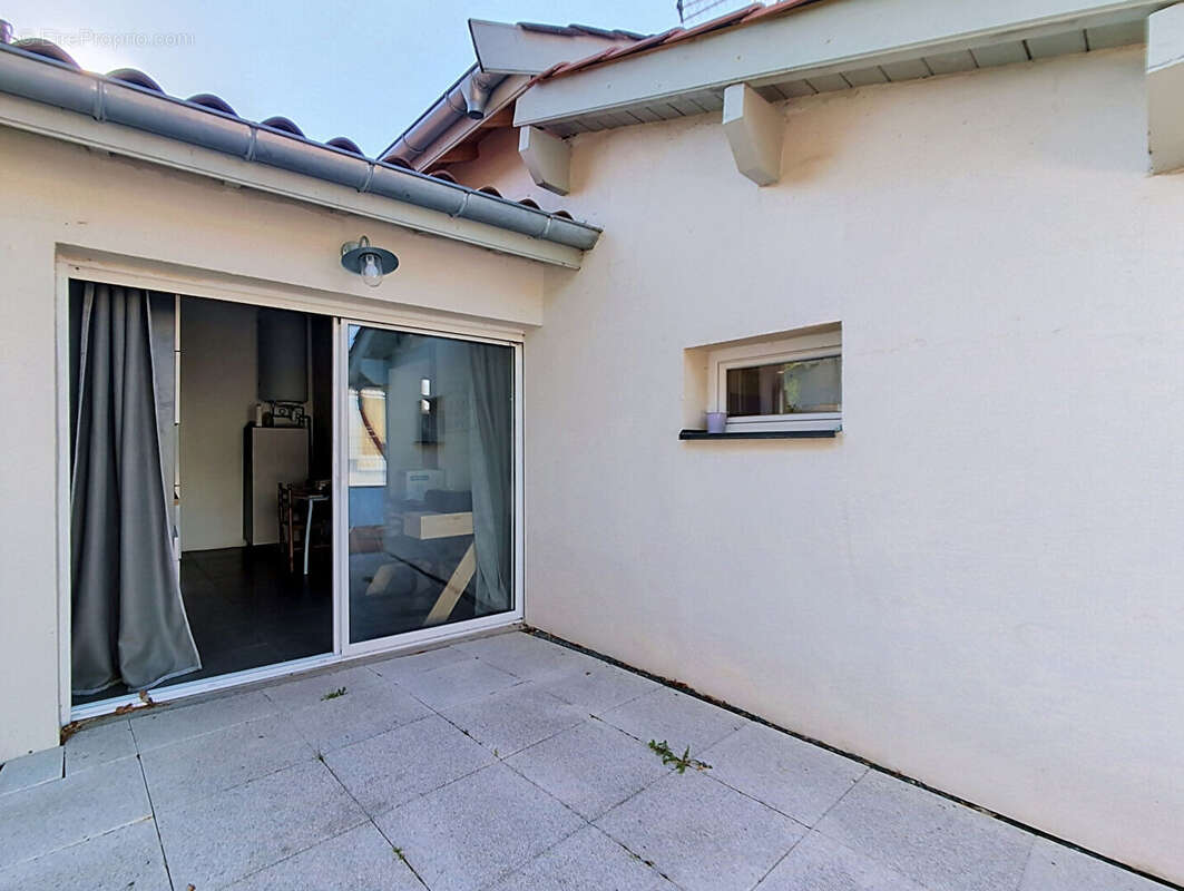 Maison Saint Etienne Des Oullieres 2 pièce(s) 36 m2 - photo 2