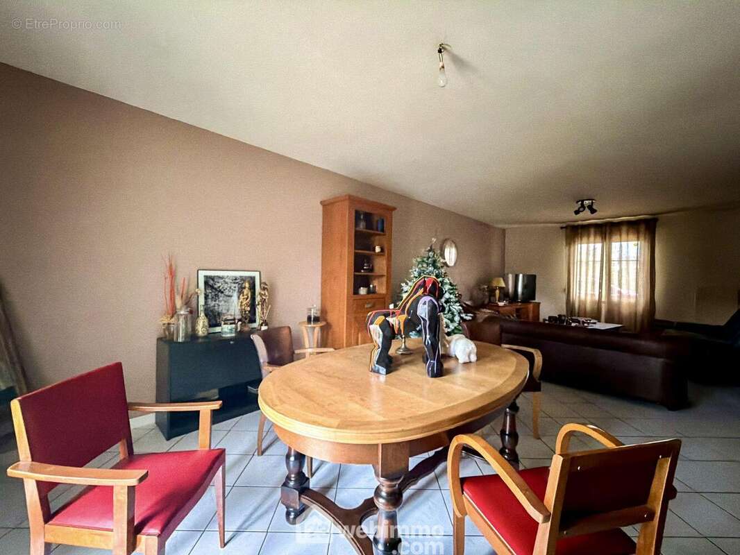 salle à manger - Maison à VERDUN