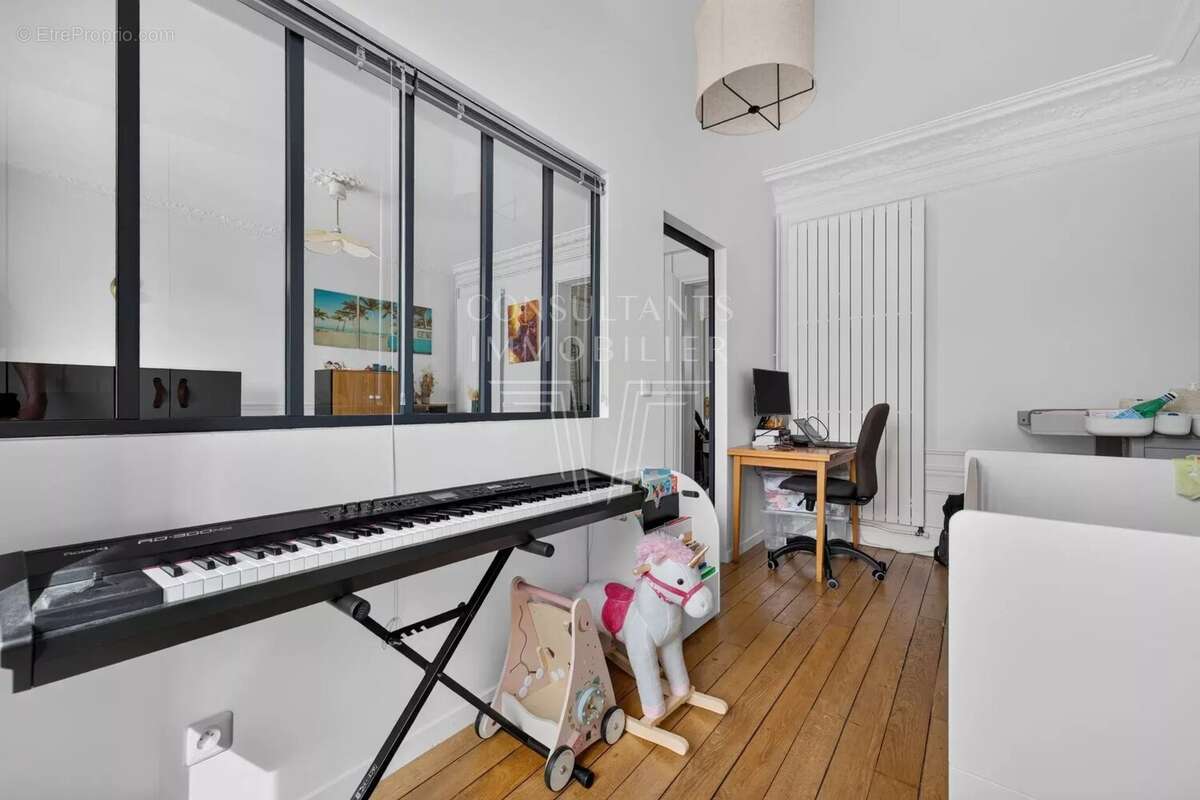Appartement à LEVALLOIS-PERRET
