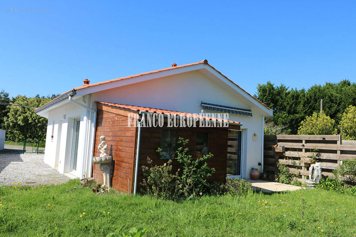 Maison à SAINT-MARTIN-DE-SEIGNANX