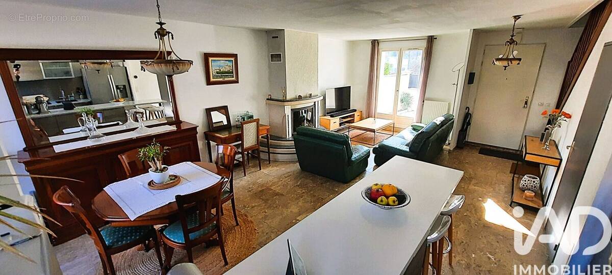 Photo 1 - Maison à SAINTE-GENEVIEVE-DES-BOIS