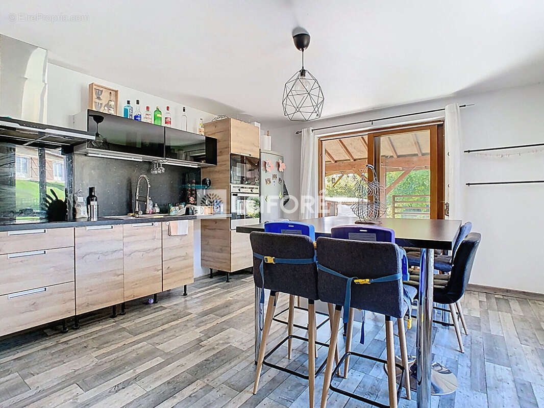 Maison à LA NEUVILLE-AUX-BOIS