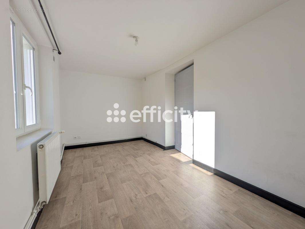 Appartement à SAINT-PIERRE-DU-MONT