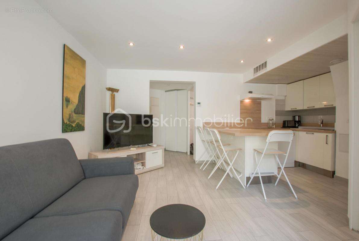Appartement à VALLAURIS