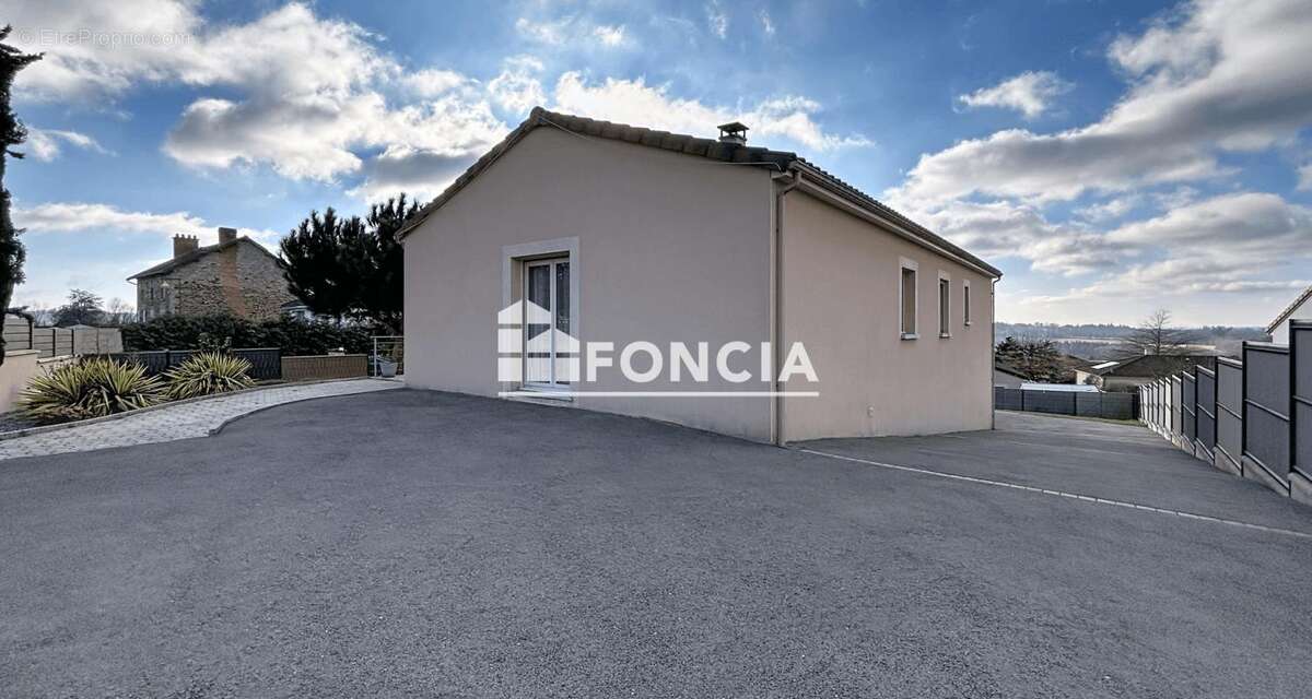 Maison à SAINT-JUST-LE-MARTEL