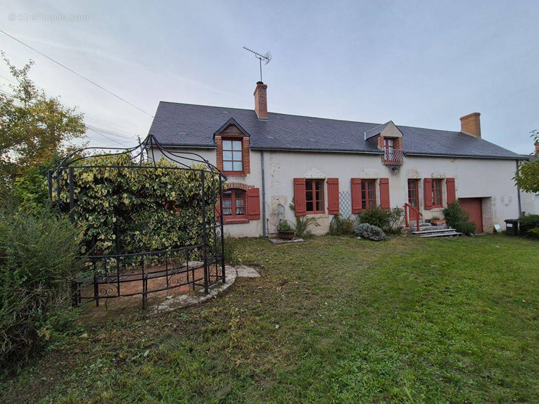 Maison à SAINT-LUBIN-EN-VERGONNOIS