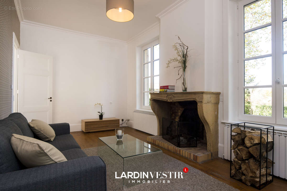 Maison à SAINT-GENIS-LAVAL