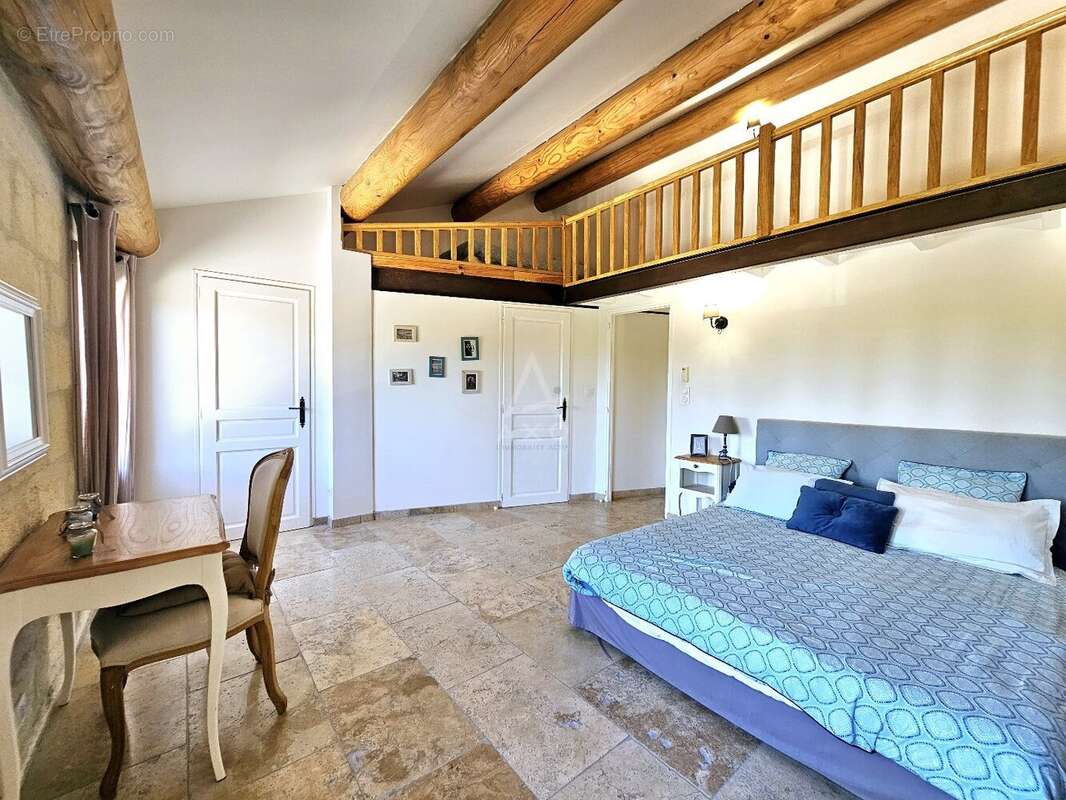 Appartement à ARAMON
