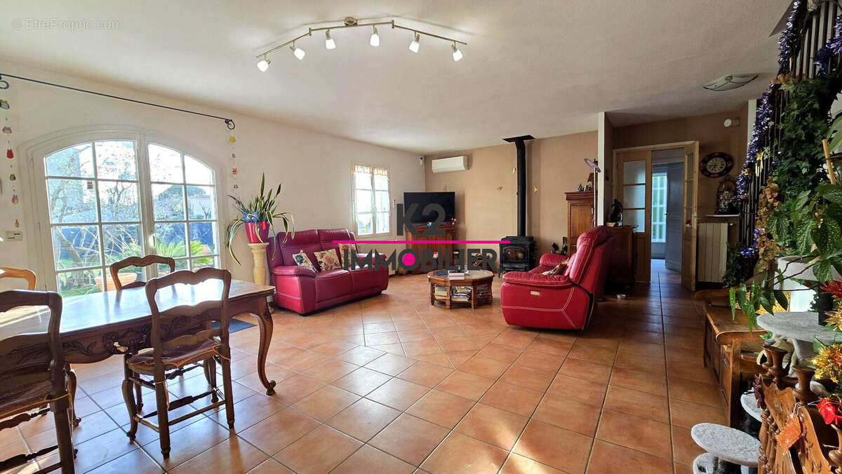 Maison à MONTELIMAR