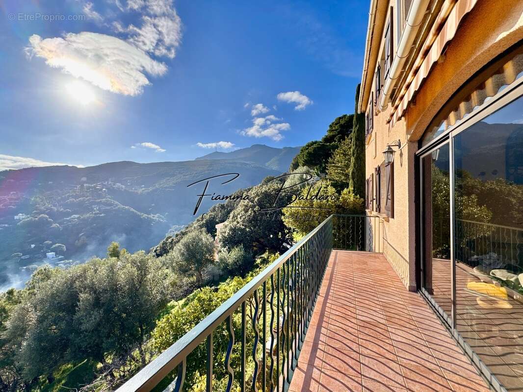 À vendre Maison de charme 5 pièces de 122m², Terrain 1 345m², Vue mer, Ville di Pietrabugno, Haute-Corse (20) - photo 4