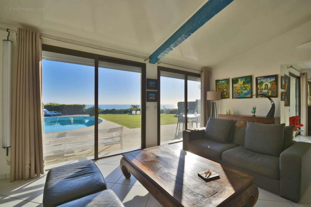 Maison à VILLENEUVE-LOUBET