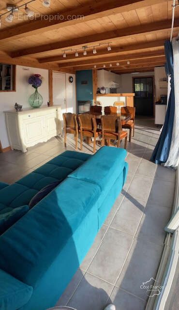 Maison à SAINT-JULIEN-DE-TOURSAC