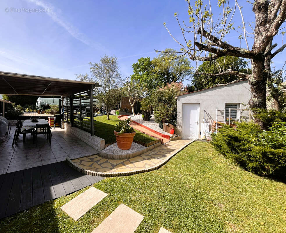 Maison à SAINT-JULIEN-DES-LANDES