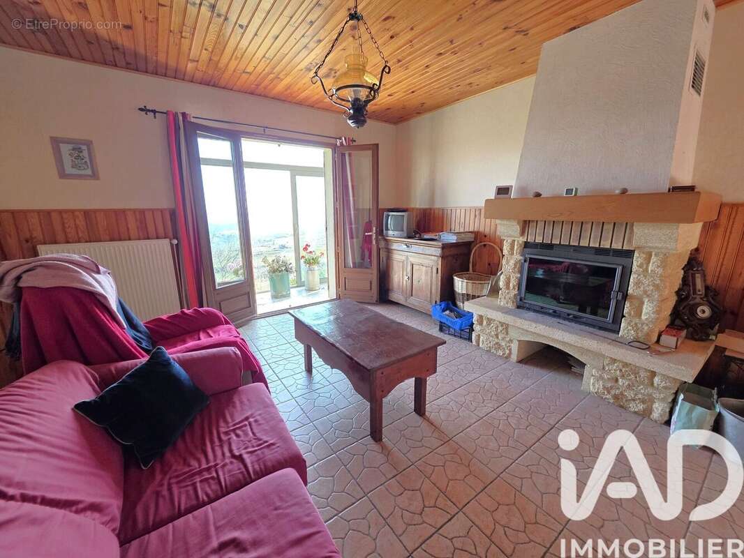 Maison 106 m² à Saint-Victor  - photo 3
