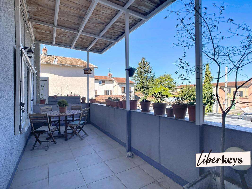 Appartement à CAILLOUX-SUR-FONTAINES