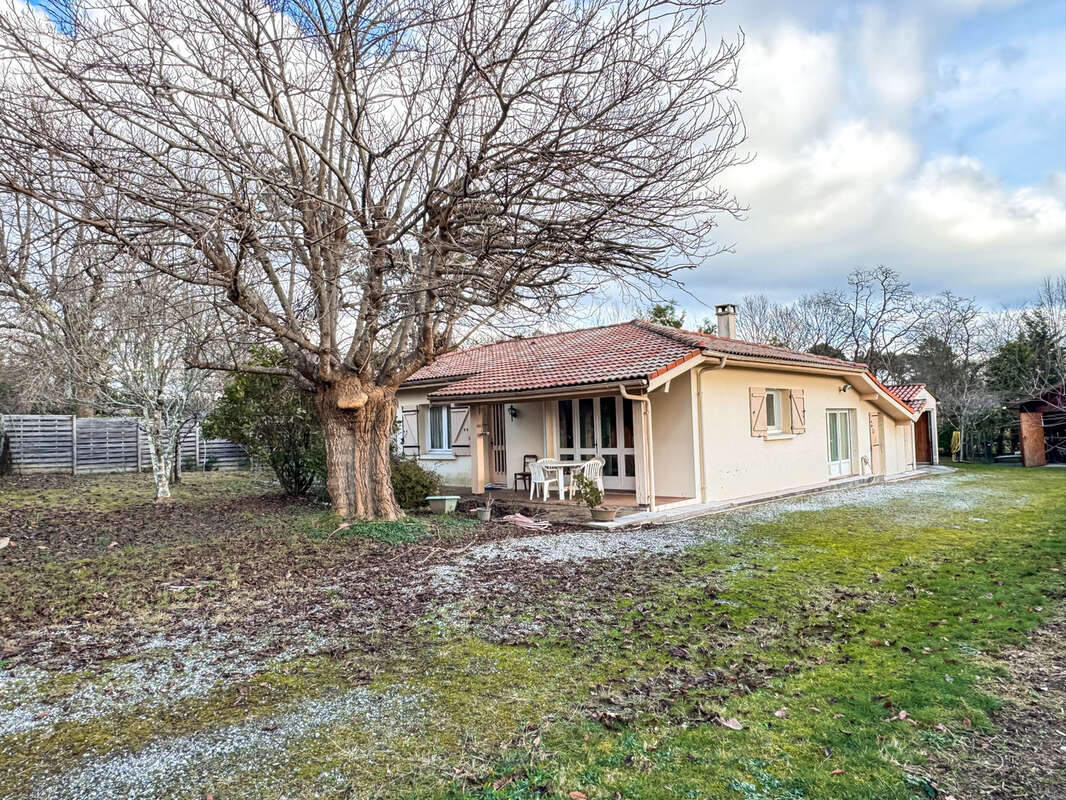 Maison à ONESSE-ET-LAHARIE