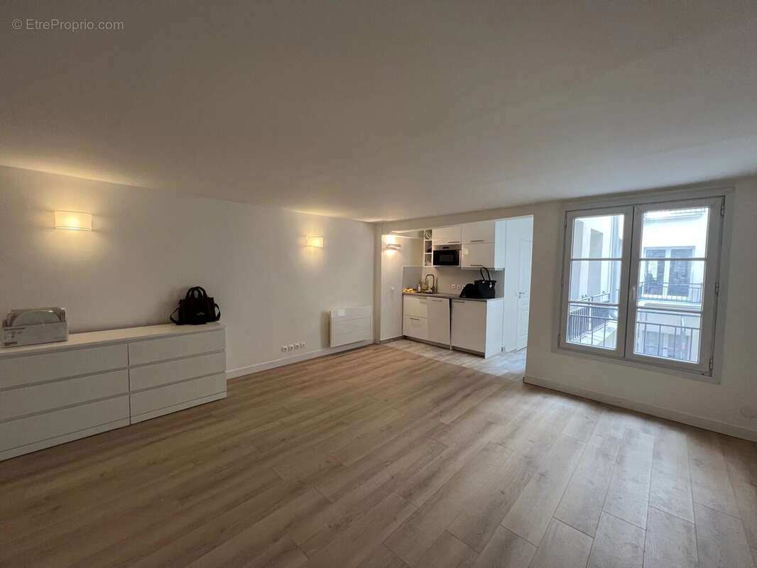 Appartement à PARIS-2E
