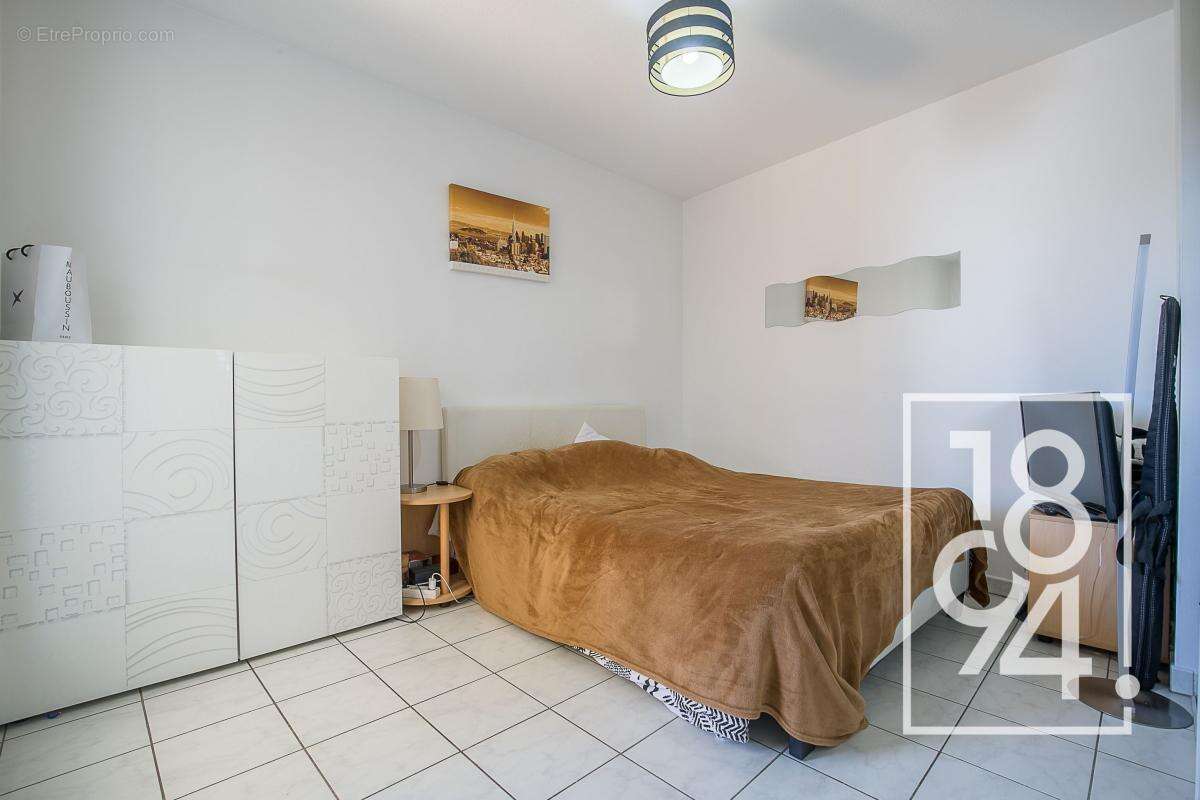 Appartement à MARSEILLE-4E