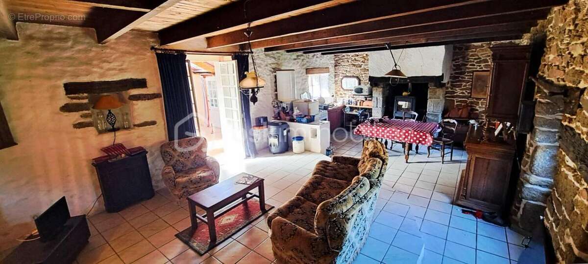 Maison à POULLAOUEN