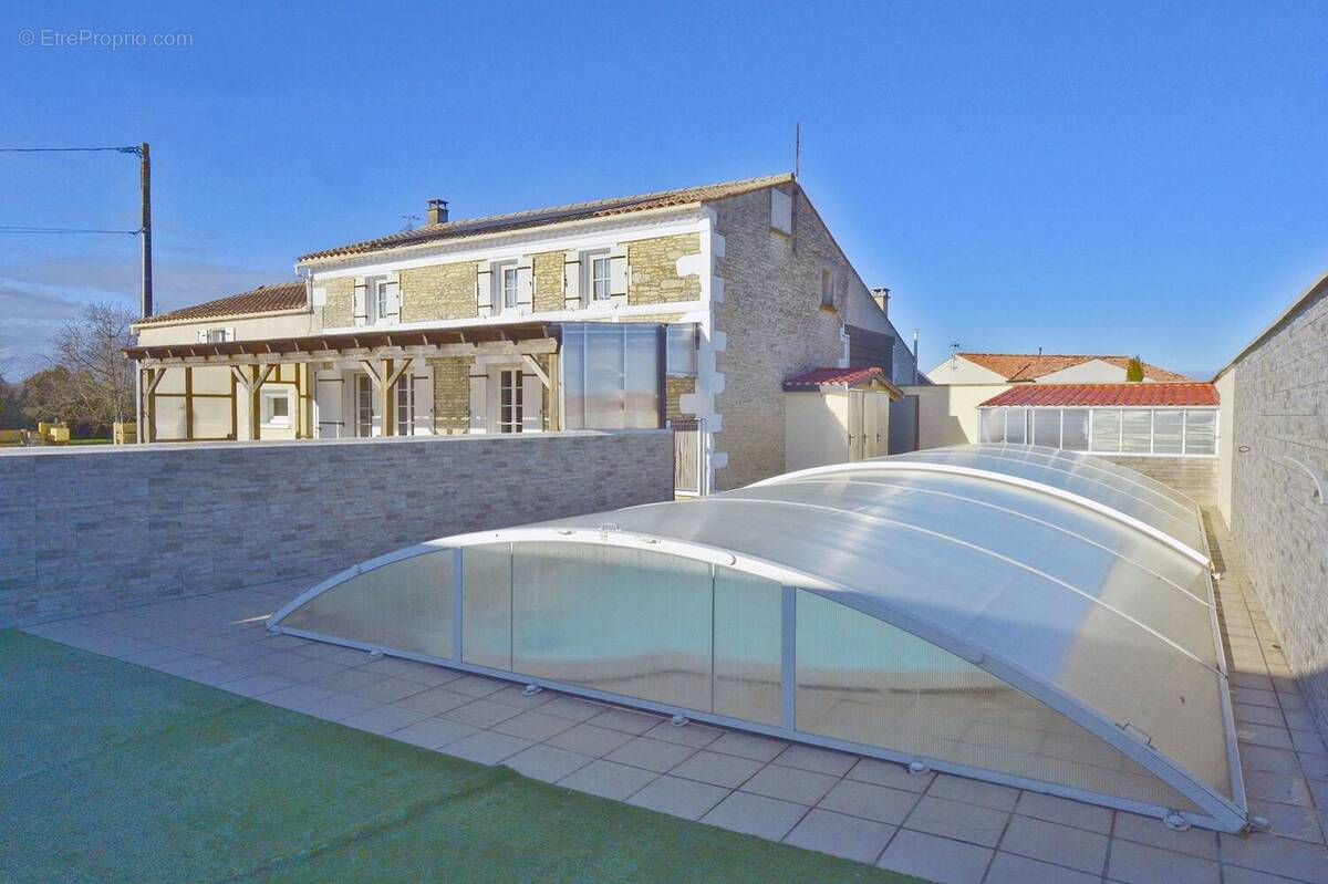 Maison à CORME-ECLUSE