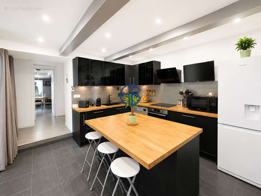 À vendre ! Magnifique maison mitoyenne entièrement rénovée ? 3 chambres ? Grand garage ? Environ 110 m² habitables - photo 4