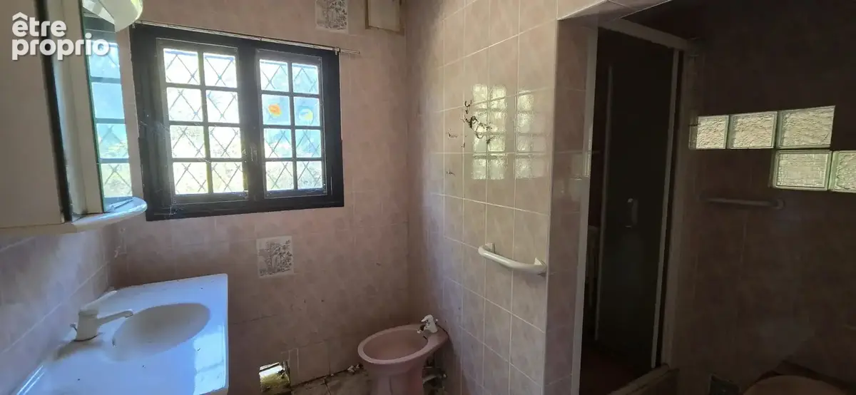 MOUANS-SARTOUX à vendre au calme absolu maison de plain-pied 3 pièces de 79 m2 sur 2.500 m2 de terrain - photo 8