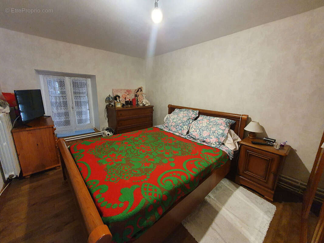 Maison à BUSSIERE-GALANT