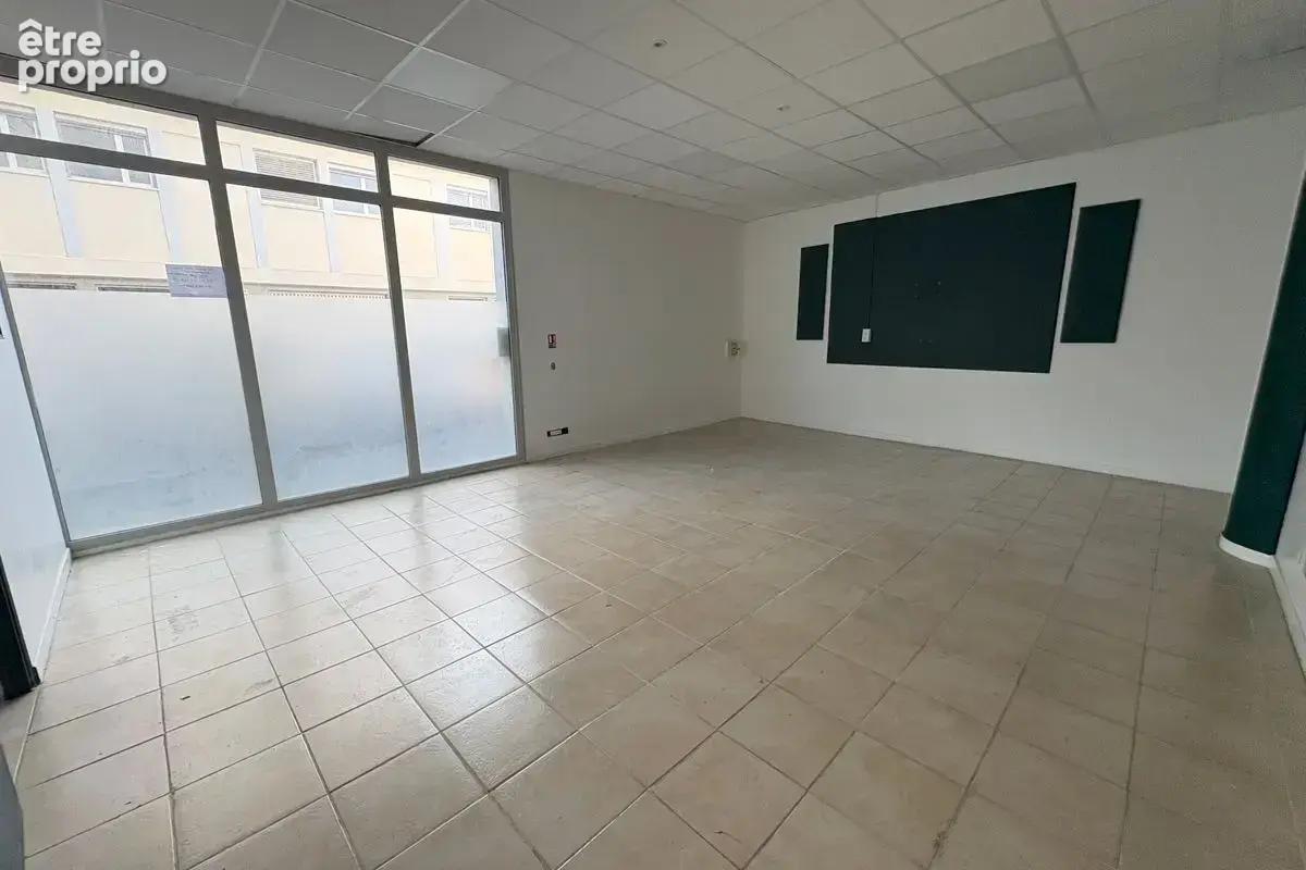 A LOUER - local d'activité de 110 m² à Joué Les Tours - photo 3