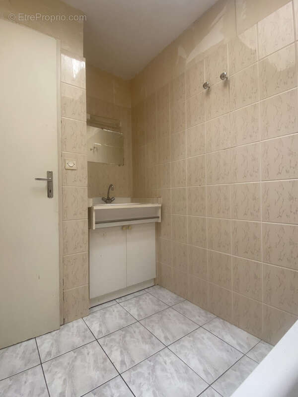 Maison 2 chambres 63 m2 garage dependance - photo 7
