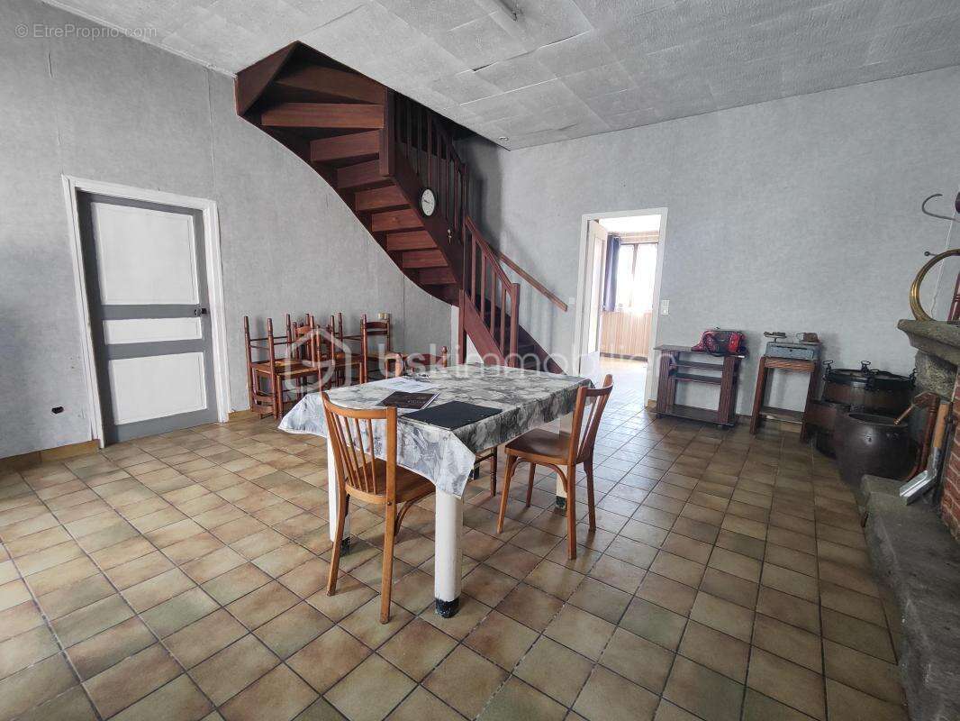 Maison à SAINT-BRICE-EN-COGLES
