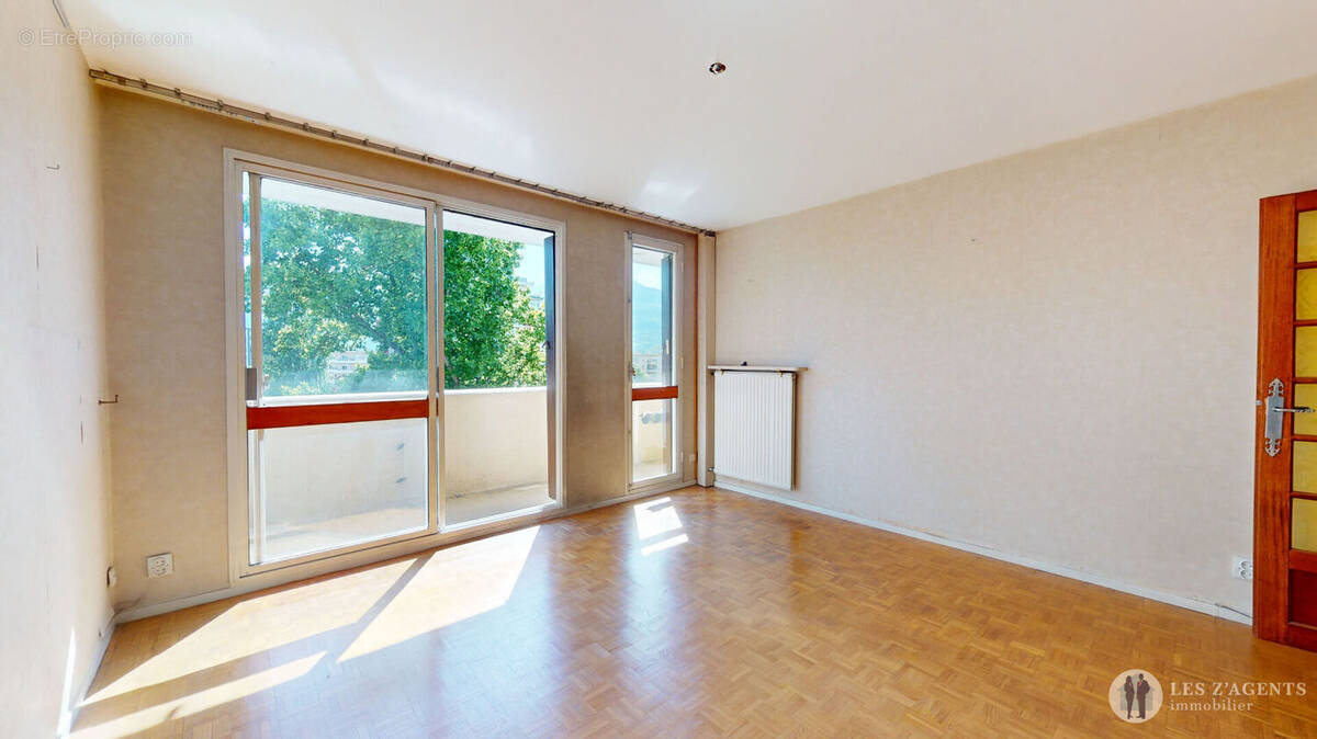 Appartement à SAINT-MARTIN-D'HERES