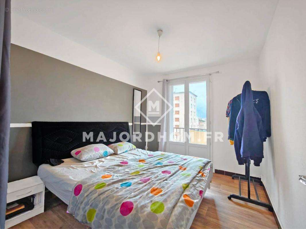 Appartement à MARSEILLE-4E