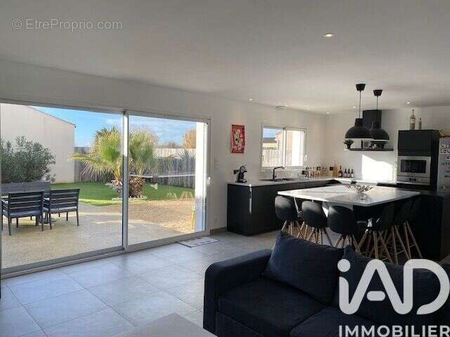 Photo 3 - Maison à CHAMPAGNE-LES-MARAIS