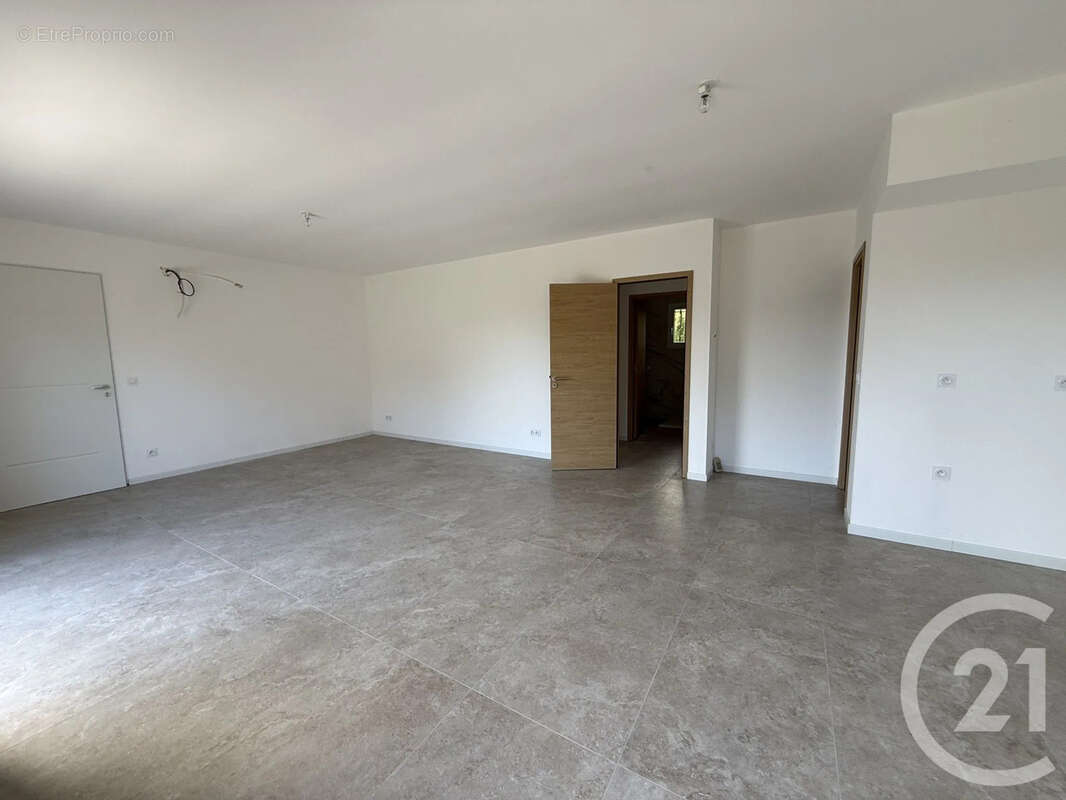 Maison à SANTA-MARIA-POGGIO