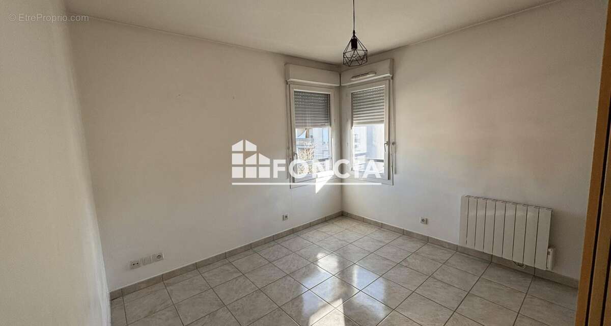 Appartement à MEYZIEU