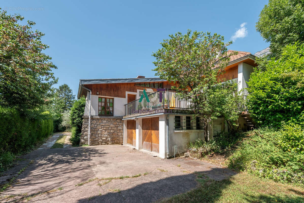 Maison à MEYLAN