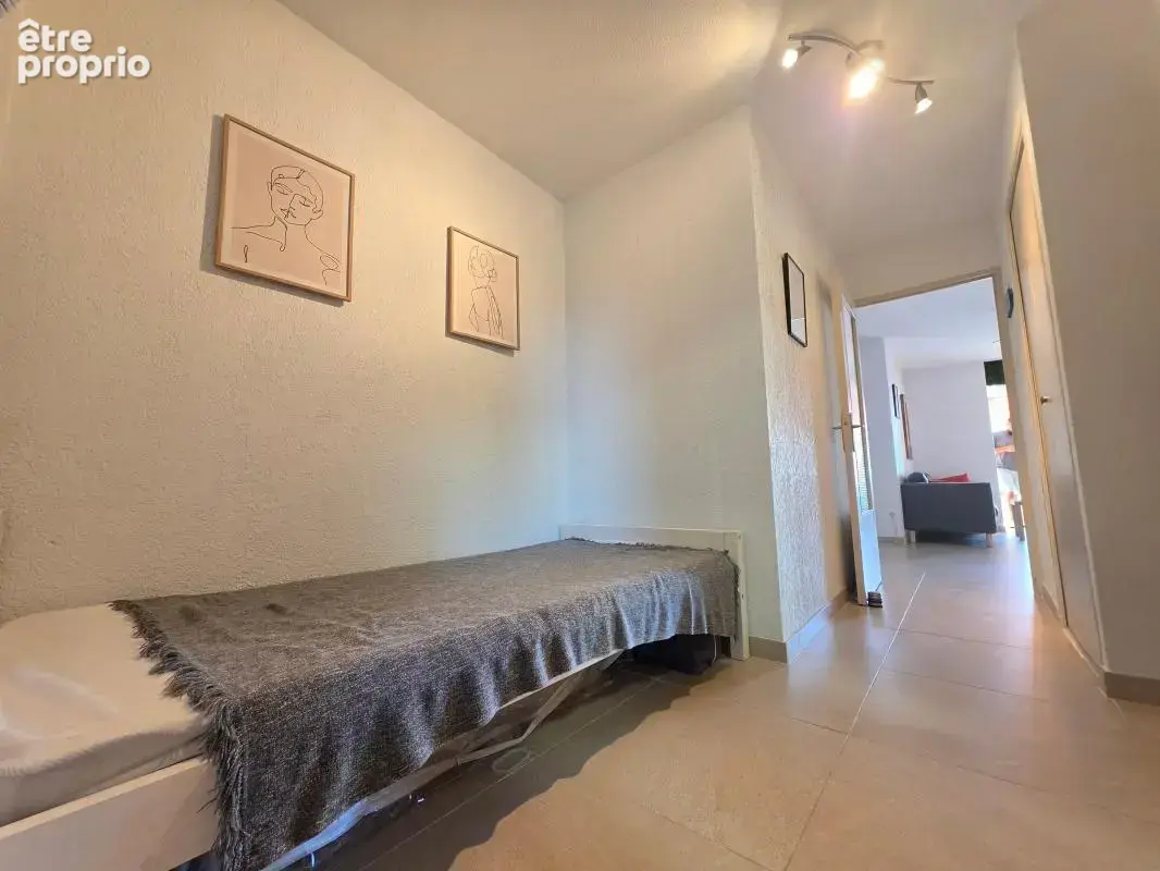 Appartement t1 renove et meuble a vendre a pin rolland - saint-mandrier - photo 6