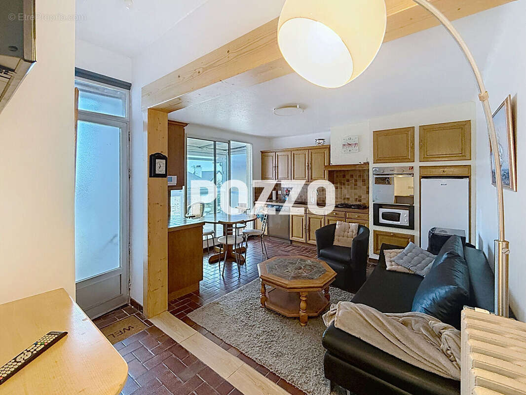 Appartement à DONVILLE-LES-BAINS