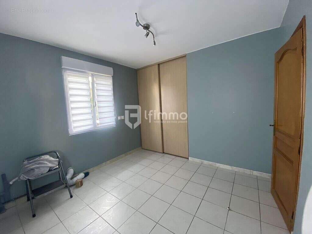 Maison à QUIEVRECHAIN