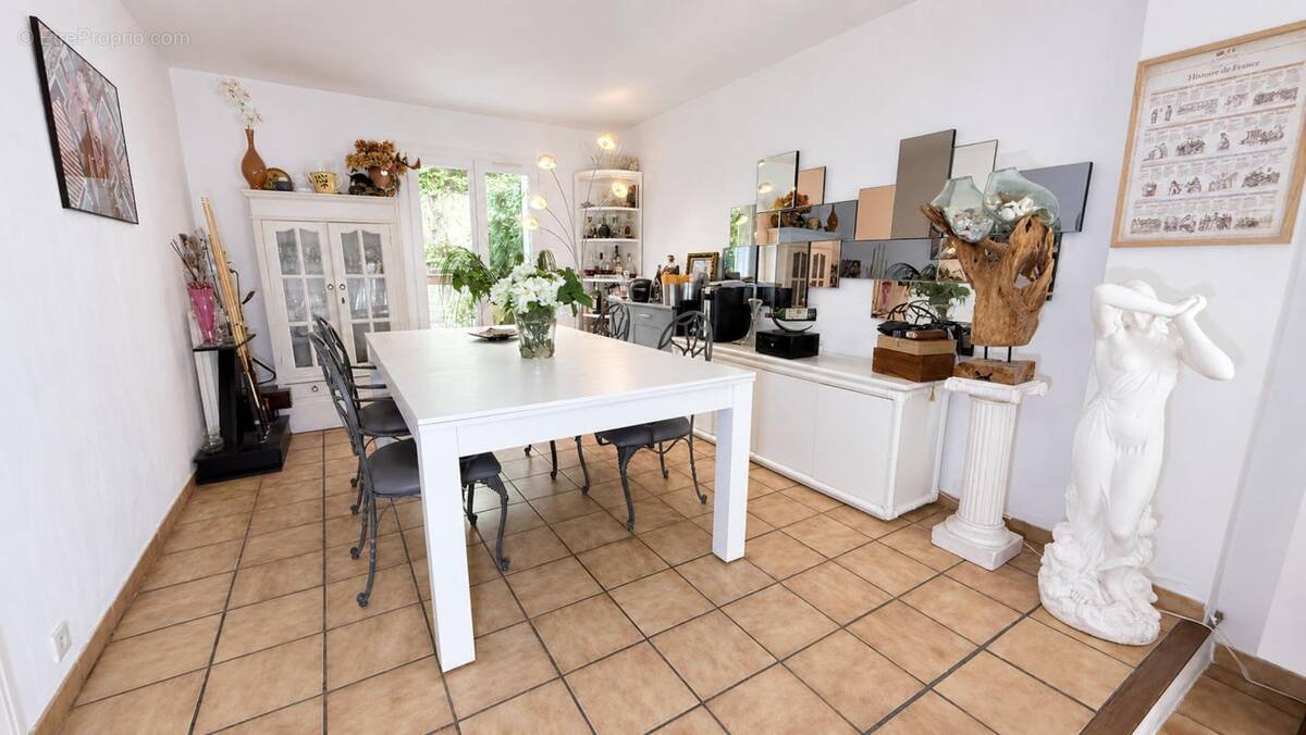 Maison à LE CANNET