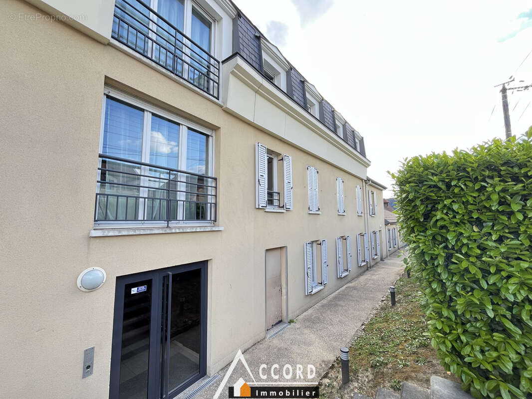 Appartement à SARTROUVILLE