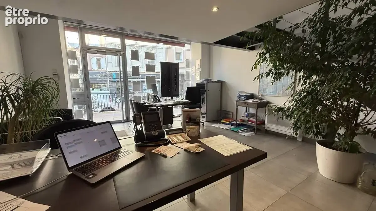 Vente Murs commerciaux Libre 93m² - Coeur de St Raphaël - 100m du Port - photo 2
