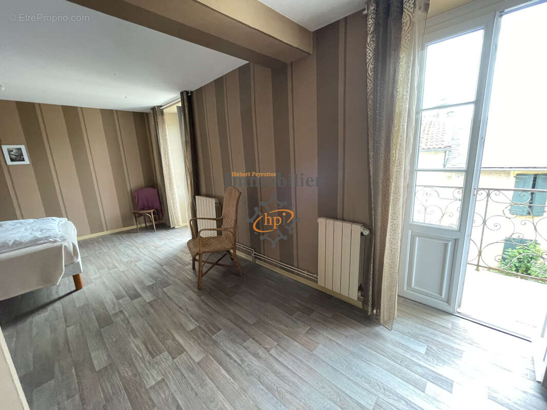 Vente maison avec terrasse, dépendances et terrain non attenant Saint sernin sur Rance - photo 7
