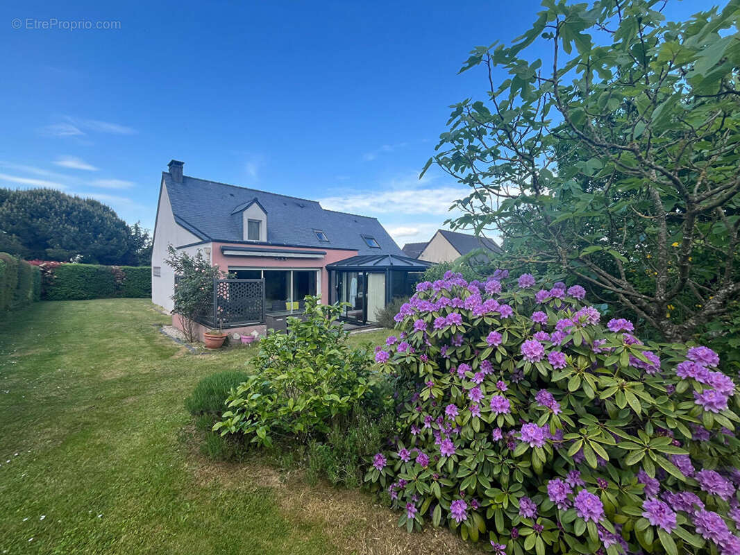 Maison 8 pièces sur un terrain de 1000 m² entièrement clos et arbore - photo 8